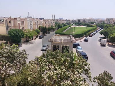 شقه للبيع في كمبوند حدائق المهندسين 180م بسعر لقطه