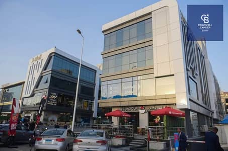 With a monthly rental return of 62,000, an administrative office with immediate occupancy in the highest traffic area of ​​New Cairo, installments.