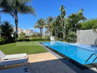 Villa Steps to the sea with Private pool Marassi