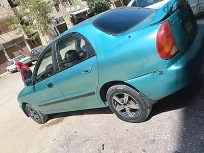 دايو لانوس 2002