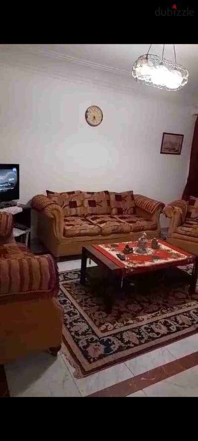 شقة مفروشة للإيجار المعادي بالقرب من مركز أنابيب الاطفال ومستشفى القوات المسلحة و كورنيش المعادي ومحطة المترو تتكون من ثلاث غرف و ريسبشن 2 حمام ومطبخ مكيفه واي فاي غاز طبيعي دور خامس اسانسير