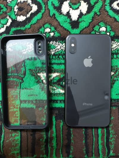iPhone XS 256GB للبيع حالة ممتازة