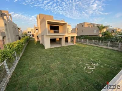 Special priced villa in The Crown Palm Hills, next to Golf Views and New Giza, just minutes from Al Jazeera club