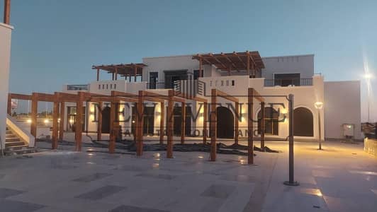 فرصه لإعاده بيع محل تجاري بموقع مميز بهاسيندا باي Hacienda Bay