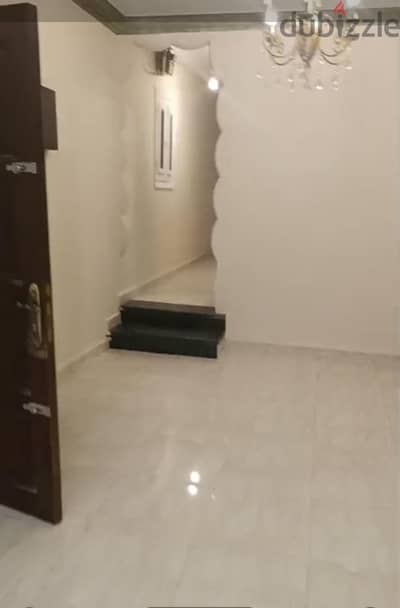 شقه للبيع ١١٥ متر بالنزهه الجديدة متفرع من المدينه المنوره دور ثالث