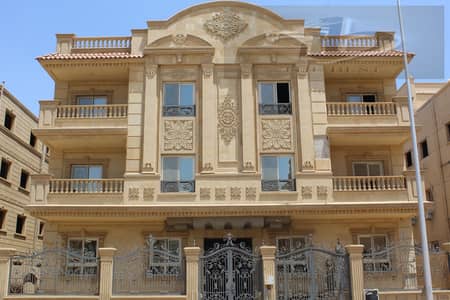  A unique opportunity to buy in Al Qarnafel Villas   Apartment with an area of ​​235 square meters  A very prime location in the villas area 