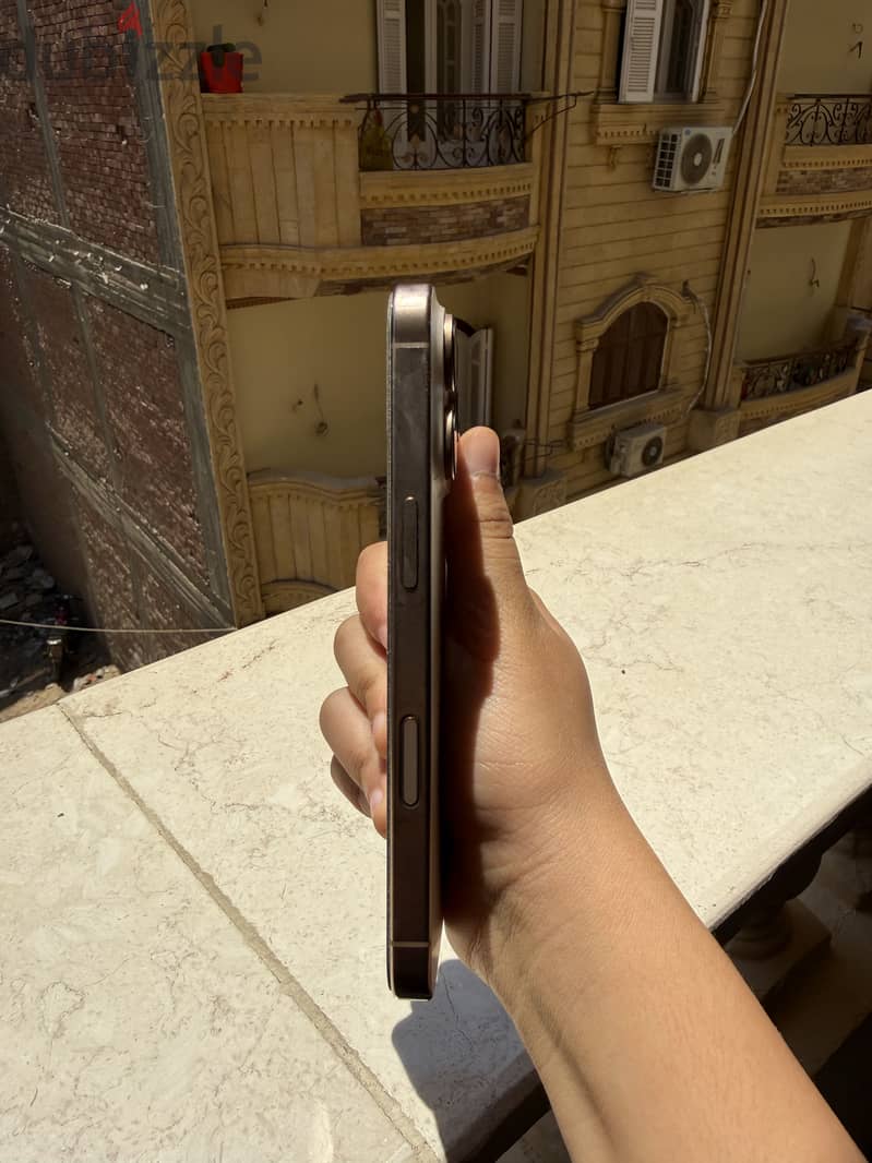 iPhone 16 Pro 2