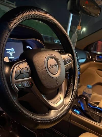 Jeep Grand Cherokee 2020 - جراند شيروكى فابريكا بالكامل  صيانات توكيل