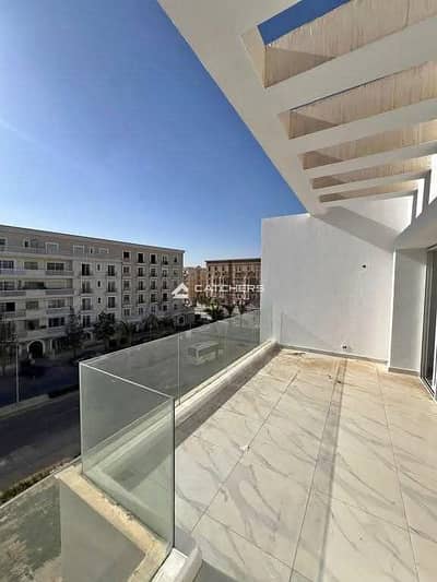 للبيع فيلا تاون هاوس بحمام سباحة خاص في التجمع بجوار Mivida Emmar و الجامعة الامريكية