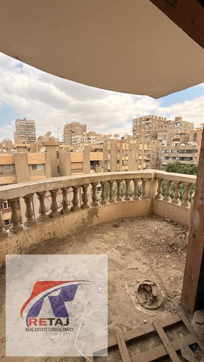 شقة للبيع 200 متر استلام فوري وحصة بالأرض في مدينة نصر بالقرب من الحديقة الدولية 2 أسانسير 3 غرف نوم ريسبشن واسع 2 حمام