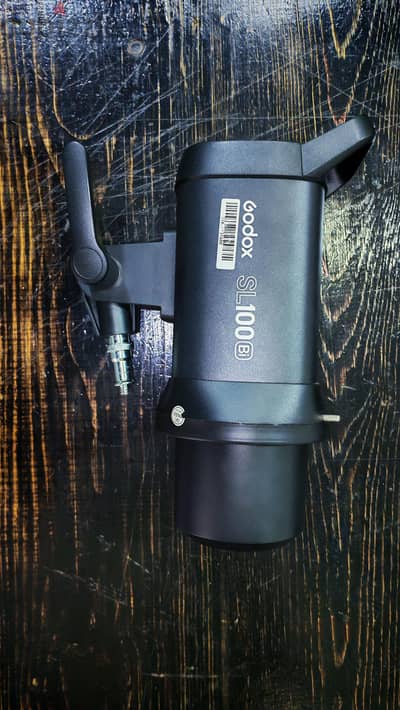 عدة إضاءة كاملة للبيع | Godox SL100 Bi + Octa softbox 95 + tripods