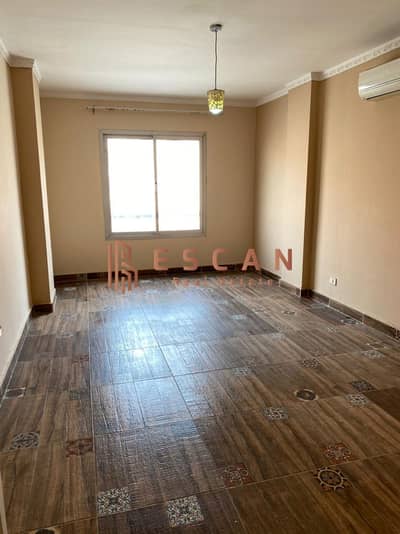 90 sq m apartment for rent in Al Rehab, near services and the old market. Rent includes kitchen and Ac's