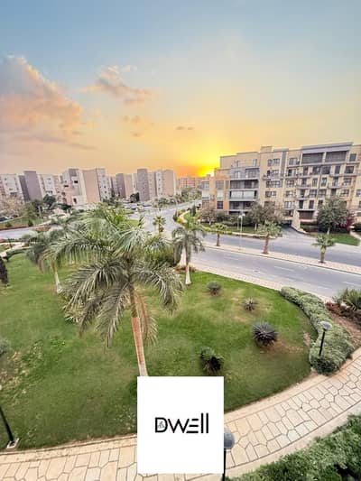 شقه للايجار القانون فى مدينتى بمساحه 205 متر فى البى 8