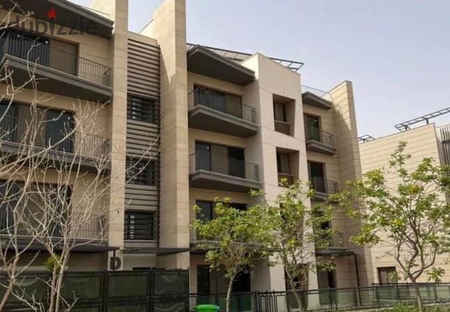 Ground floor apartment with garden for sale, ready to move, in Beverly Hills, Sheikh Zayed