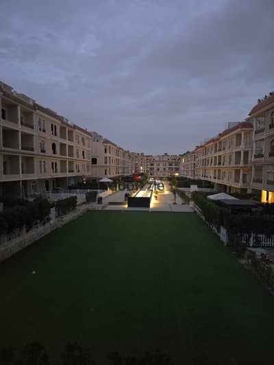 Apartment 150 m 3 rooms + 2 bathrooms inside Abhi Compound in the northern expansions on the Boulevard Axis - October.