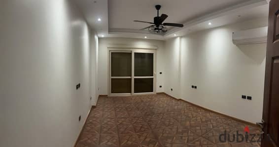 فيلا للأيجار 365 متر اول سكن بالمطبخ و التكييفات - لافيستا الباتيو اورو - التجمع الخامس