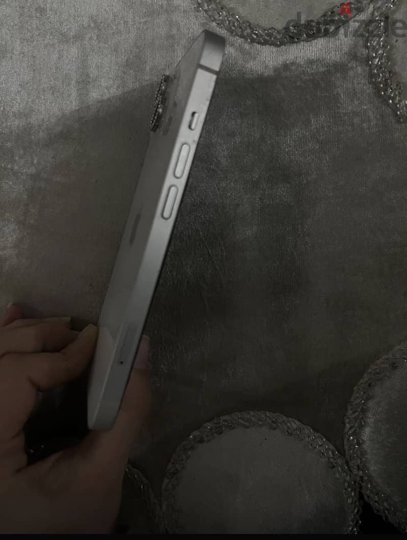 iPhone 13 3