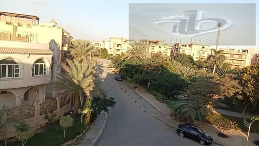  دوبلكس مميز للبيع في النرجس عمارات – أمام مسجد فاطمة الشربتلي   لو بتدور على مساحة كبيرة، خصوصية، ولوكيشن من أقوى لوكيشنات التجمع… الفرصة دي ممتا