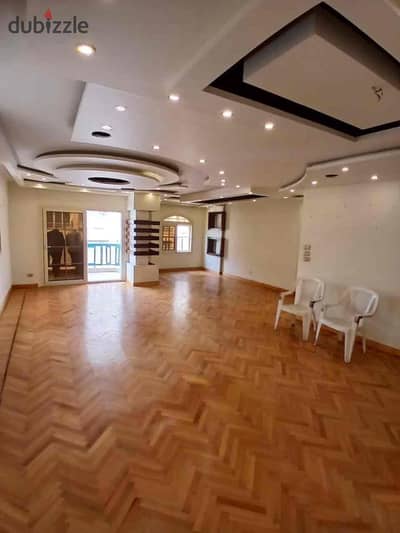 شقة للايجار السكنى 190م / سموحة شارع مصطفى كامل مبانى حديثة  مطلات مفتوحة