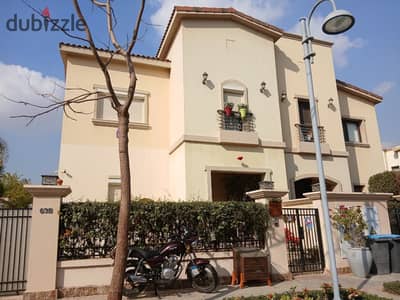 Ready Twin house for Sale in Uptown Cairo Emaar Fully Finished by owner