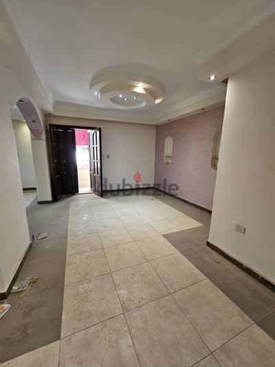 ٥ شارع اشرف محمود حسين متفرع من شارع شكري شفيق النزهه الجديده