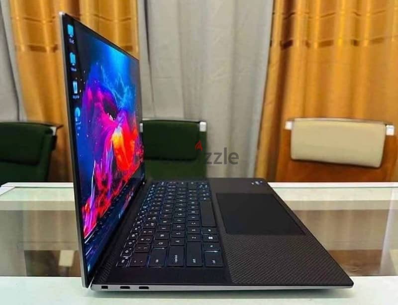 DELL Precision 5570 1