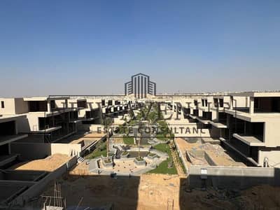 سكاي فيلا نوع مميز مع رووف وحمام سباحة جاهزة للاستلام تحتوي على 5 غرف نوم