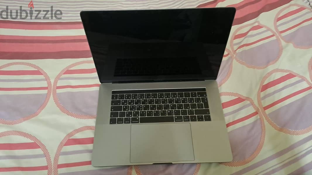 Apple macbook pro model 2019 3