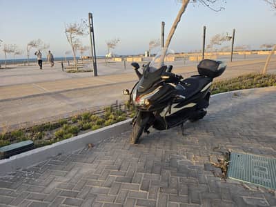 للبيع وحش الراحة والاعتمادية — Honda Forza 250 موديل 2022  إفراج