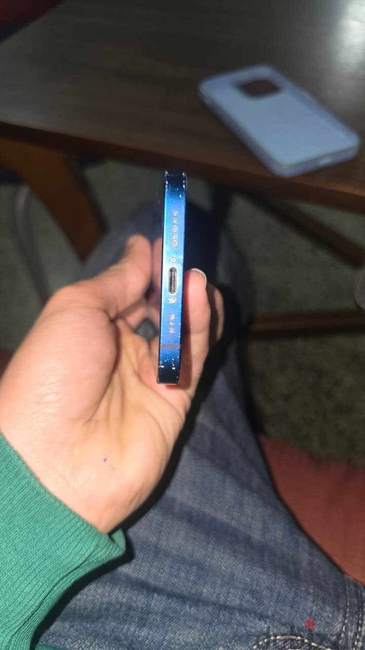 iPhone 12 3