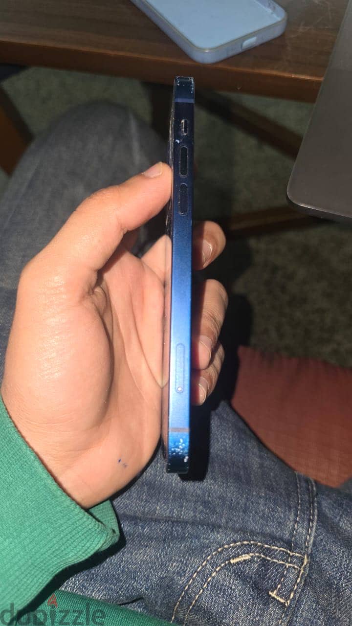 iPhone 12 4