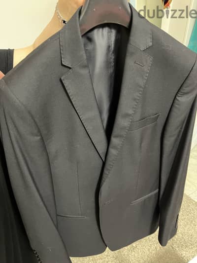 Suit black size 48 3 pieces suit shop brand بدله للبيع