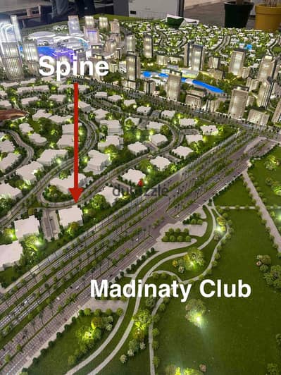 انا المالك شقة 70م للبيع فى مدينتي b8 مجموعة 89 امام ابراج Spine