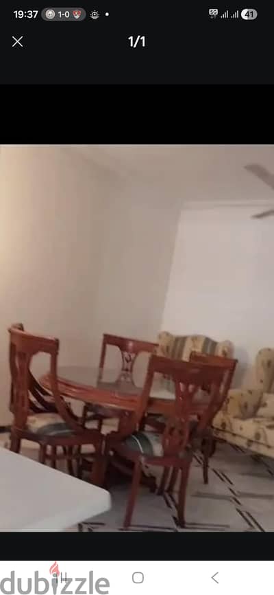 غرفه سفره ممتازه ، طرابيزه  قطر متر و ٤ كراسى