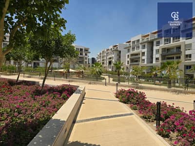 للبيع بمقدم 5% بس و تقسيط علي 10 سنين شقه في سنترال ووتر ريزيدنس-Hyde Park  موقع مميز جدا في التجمع السادس -القاهرة الجديدة بالقرب من التجمع الخامس و