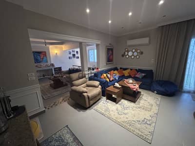 Karma Residence- Upper Duplex