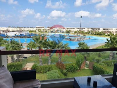 Chalet overlooks Costa Lake directly fully furnished