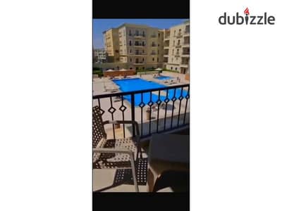 شقة بإطلالة رائعة على المسبح للإيجار في كمبوند ميفيدا، القاهرة الجديدة  موقع مميز  مسبح مشترك