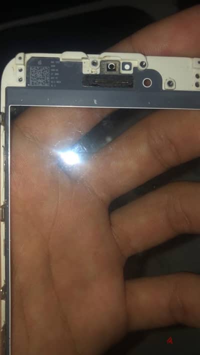 القطع الغيار اللي فالصور دي والبطارية بتاعت iPhone 8 health 79