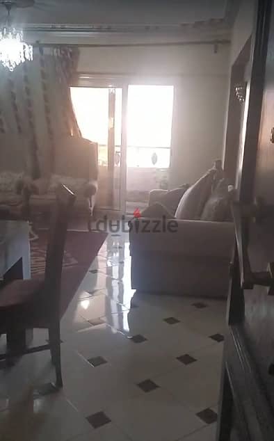 امام محطة مترو كلية الزراعة شبرا