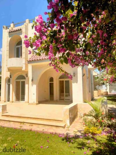 فيلا للايجار داخل كمبوند خطوات للجامعه البريطانيه ونادي هليوبوليس