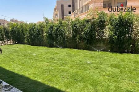 شقه متشطبه بجاردن بفيو مميز في بيراميدز هايتس بجوار نيو جيزه و جولف فيوز وأمام سيتي فيو