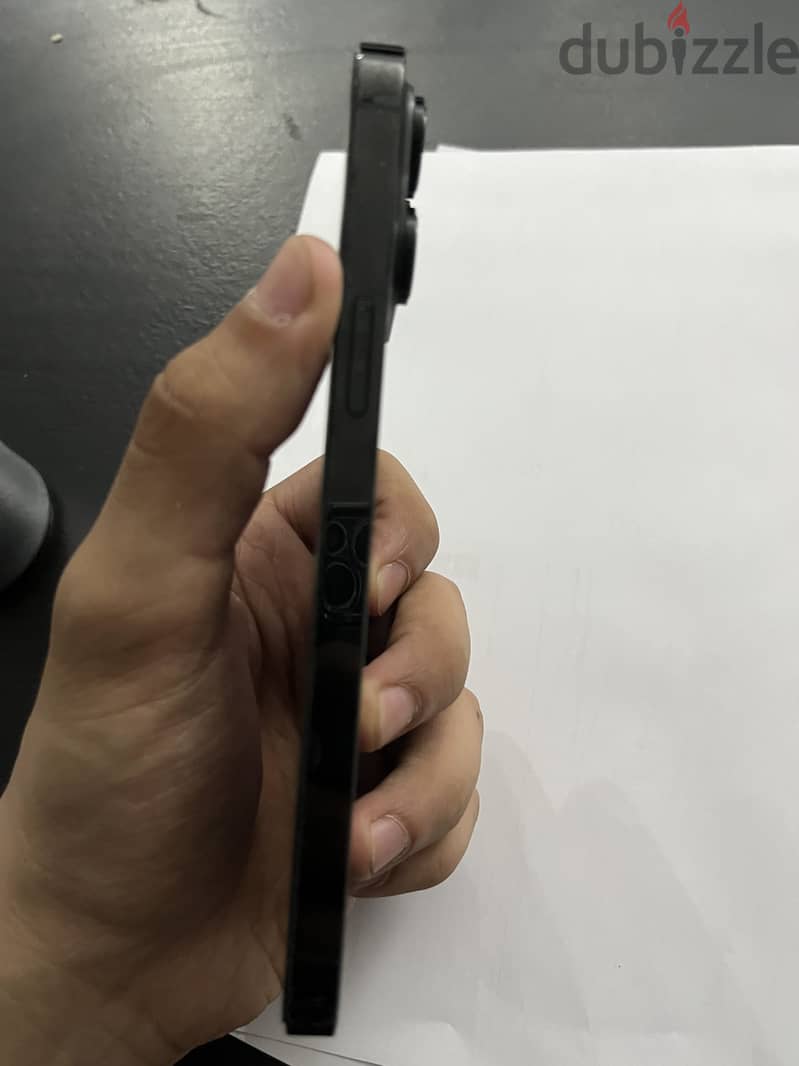 iPhone 14 max 4