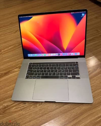 Apple Macbook Pro 2019 كور i9 بكارت فعلي 8 جيجا رامات 64 جيجا