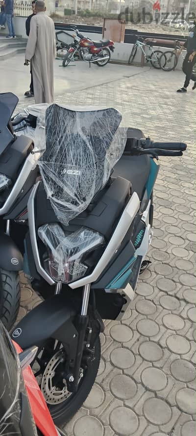 Keeway VTRO1