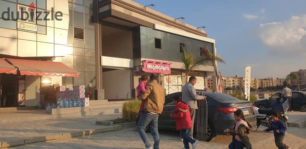 محل للإيجار في مدينه الشروق مول سكوير 5 شهرين هديه7200