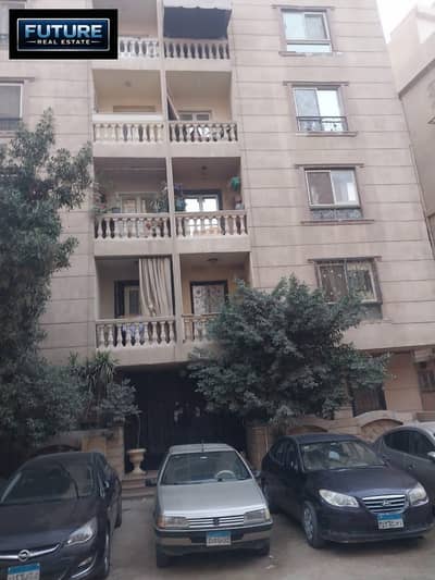 160 m apartment in the ninth neighborhood, Lower Ma'raj, Zahra Maadi, near Carrefour Maadi and Fifty Street