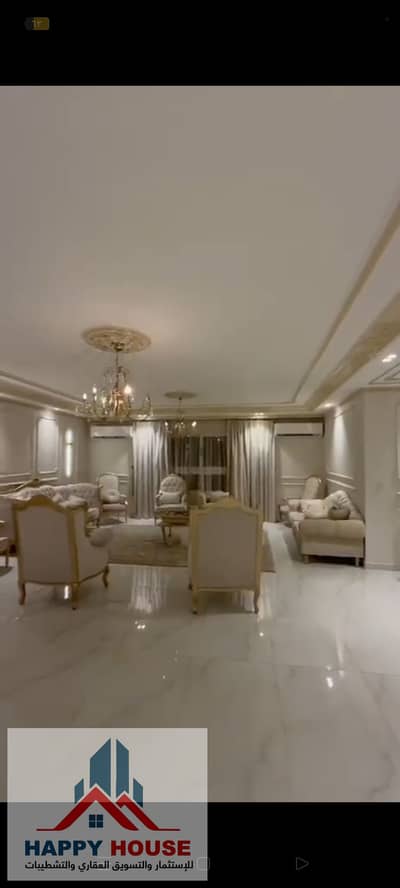 شقة للبيع في المهندسين مساحة كبيرة خطوات لجامعة الدول