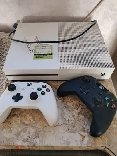xbox one s 1 Tera+2 controller+ Kinect