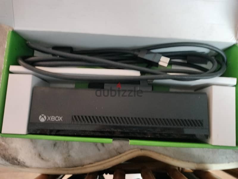 xbox one s 1 Tera+2 controller+ Kinect 5